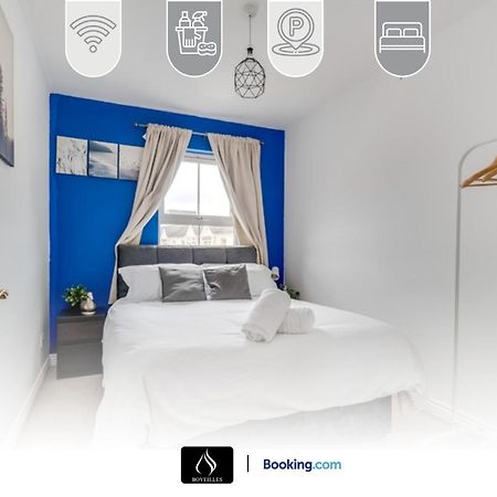 2 Bed House By Boyeilles Apartments Short Lets & Serviced Accommodation Belfast With Balcony & Free Parking Exterior foto